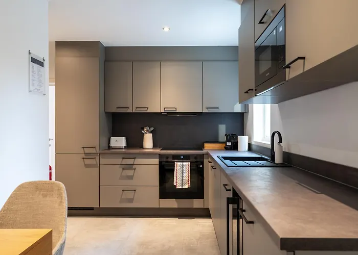 The Edgewater - Cityscape 아파트